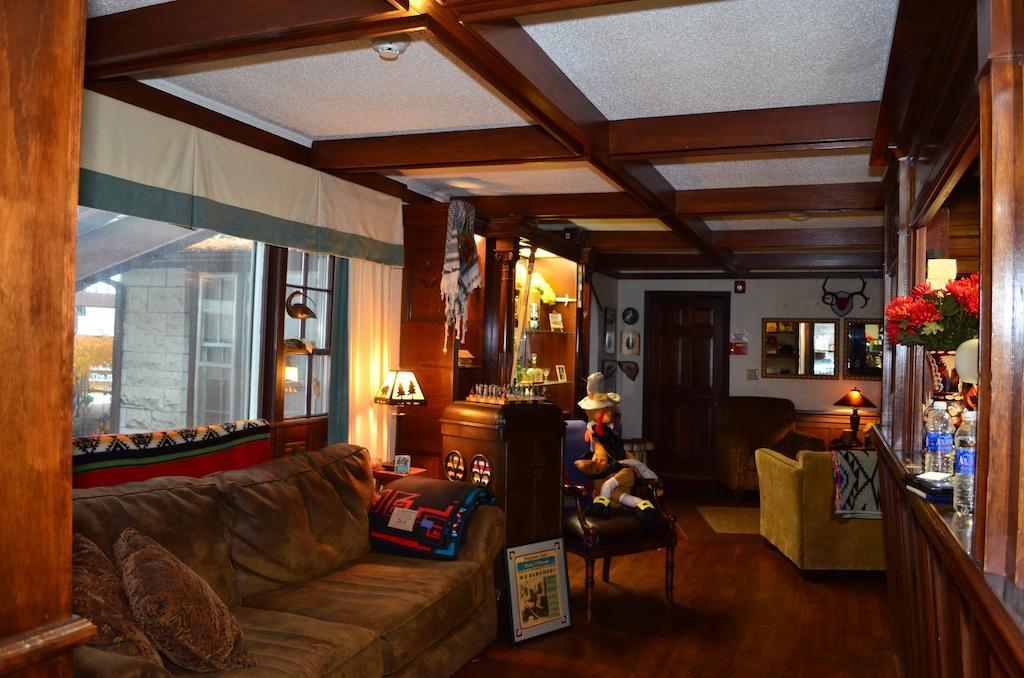 Matterhorn Tower Hotel Eureka Springs Eksteriør billede
